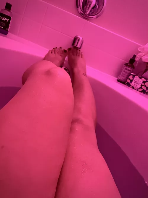 Who wants to bath with me?