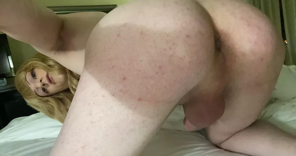 Who’s gonna fuck me in doggy stile? 😖