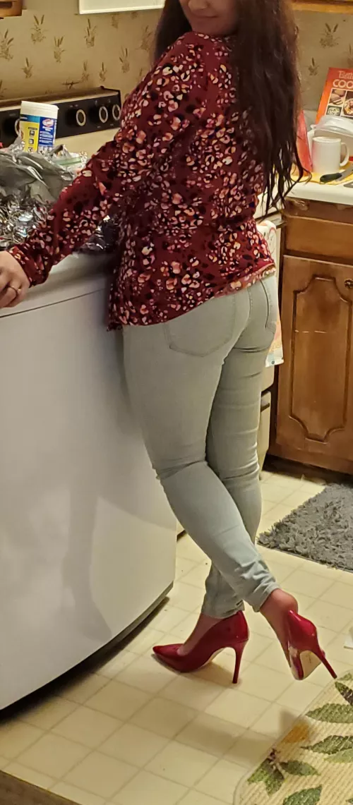 Wifey in Jessica Simpson Heels 👠