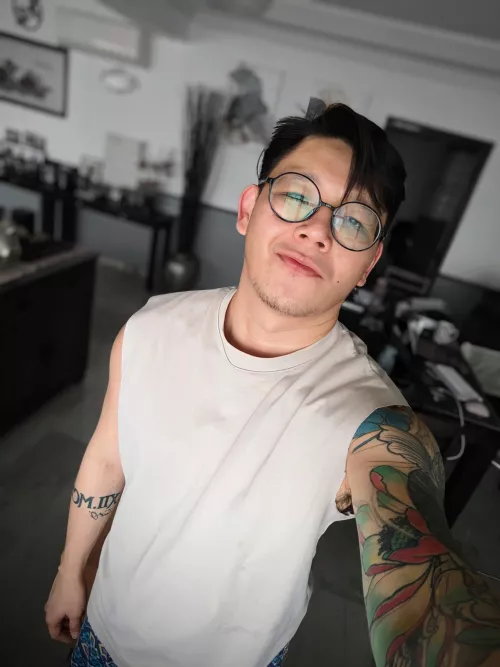 working from home today. hope all of y'all are having a good day. p.s. don't mind my boxers!