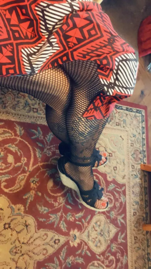 You guys like my fishnets? 🔥🔥