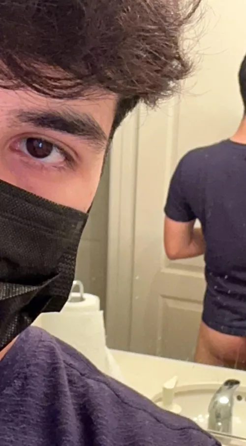 [19] Str8 bro looking to be tricked into showing off my ass. Snap: pierbr0