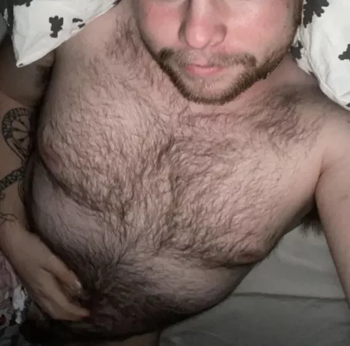 [23] I need a Daddy to tuck me in😌