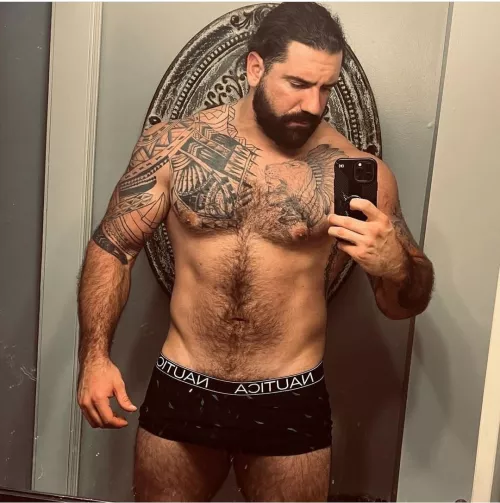 24 like If you don’t mind nudes in dms ;)