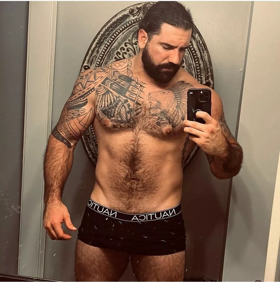 24 like If you don’t mind nudes in dms ;)