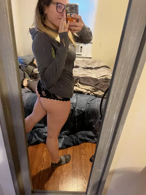 30’s mom of 1 here. Will you still fuck me even though I’m married? [image]