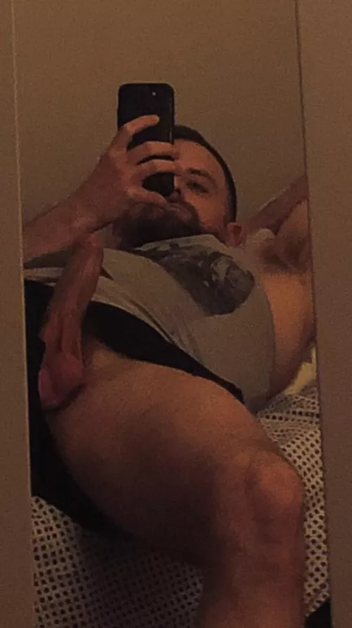 [38] man seeing what any str8 buds think 😅