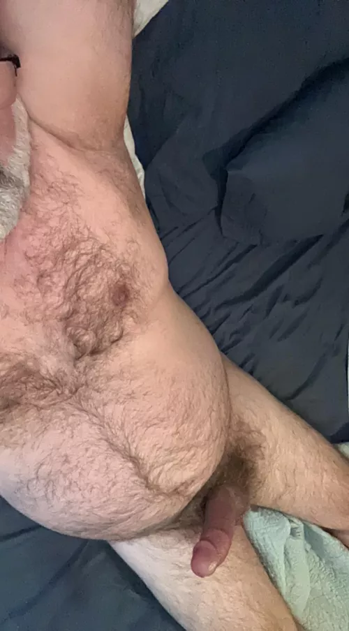 (47) pits are so fucking ripe. No shower for 2 days and been sweating all day at work. Cum take a sniff.