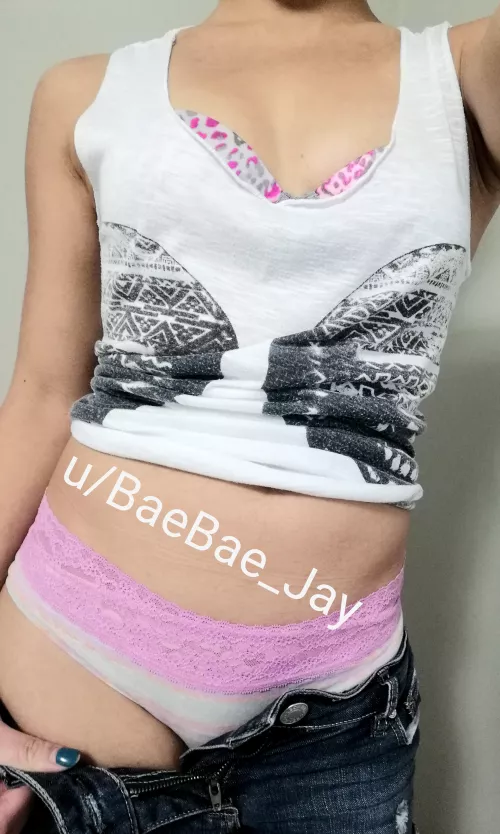 A little pink peeking out 😄😏