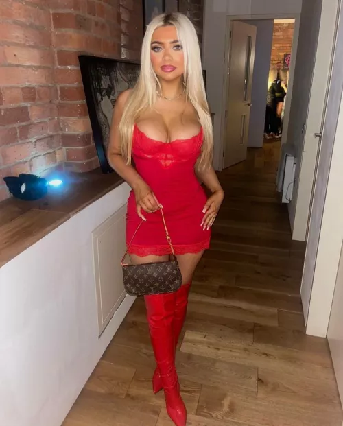 Absolute bimbo doll Jemima