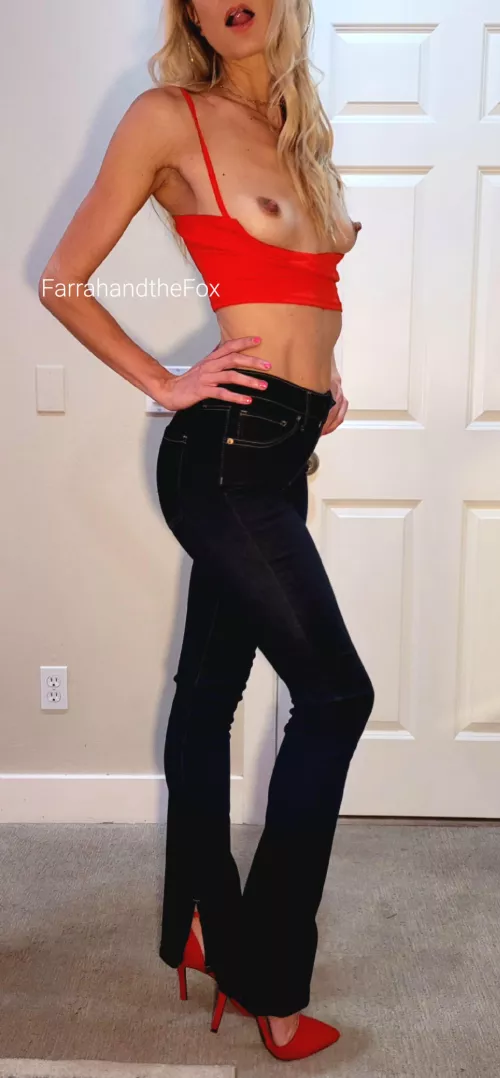 all natural perky MILF tits [37]