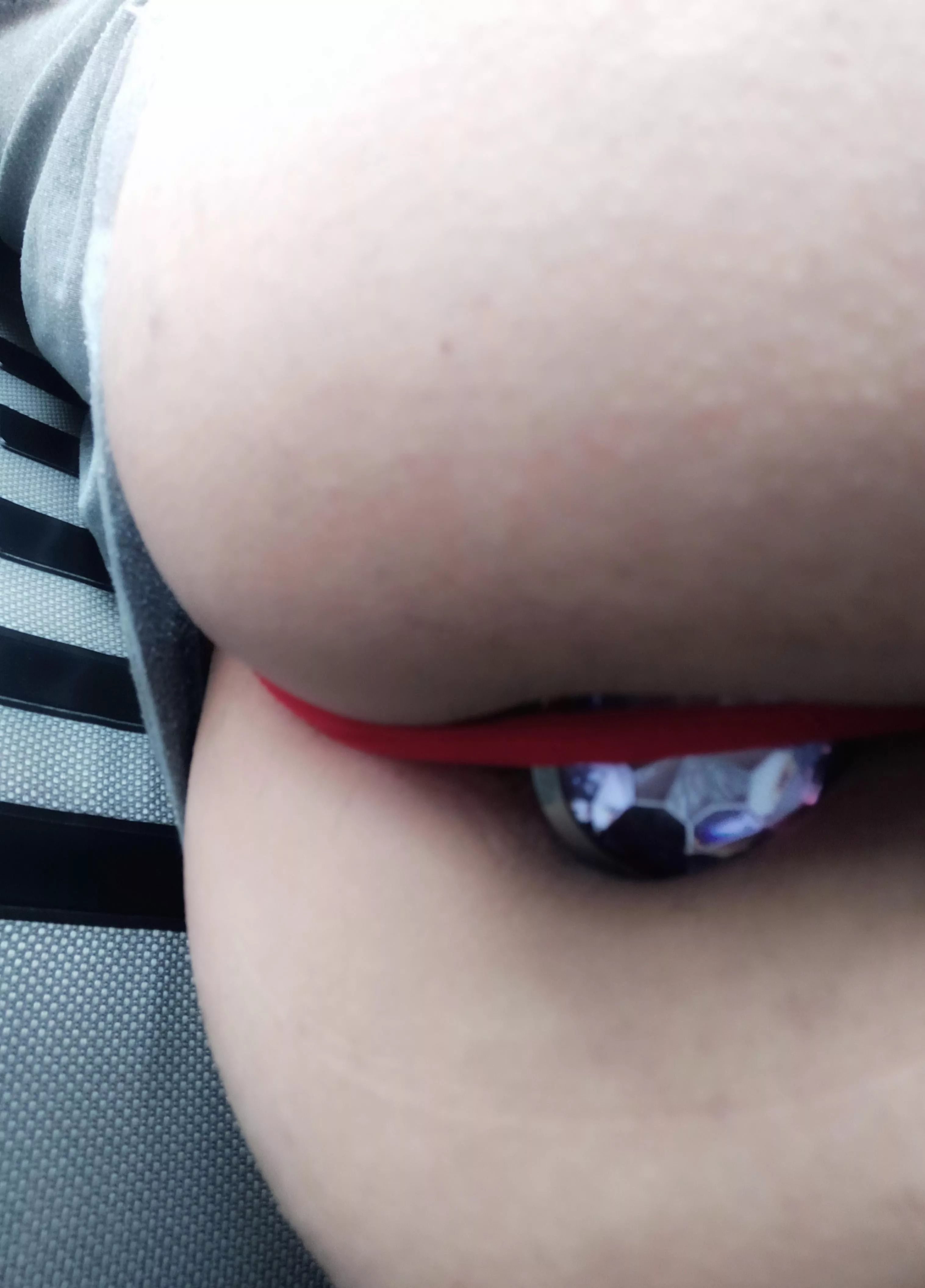 Anyone else trying to wear a plug all day while doing stuff outside? (oc)