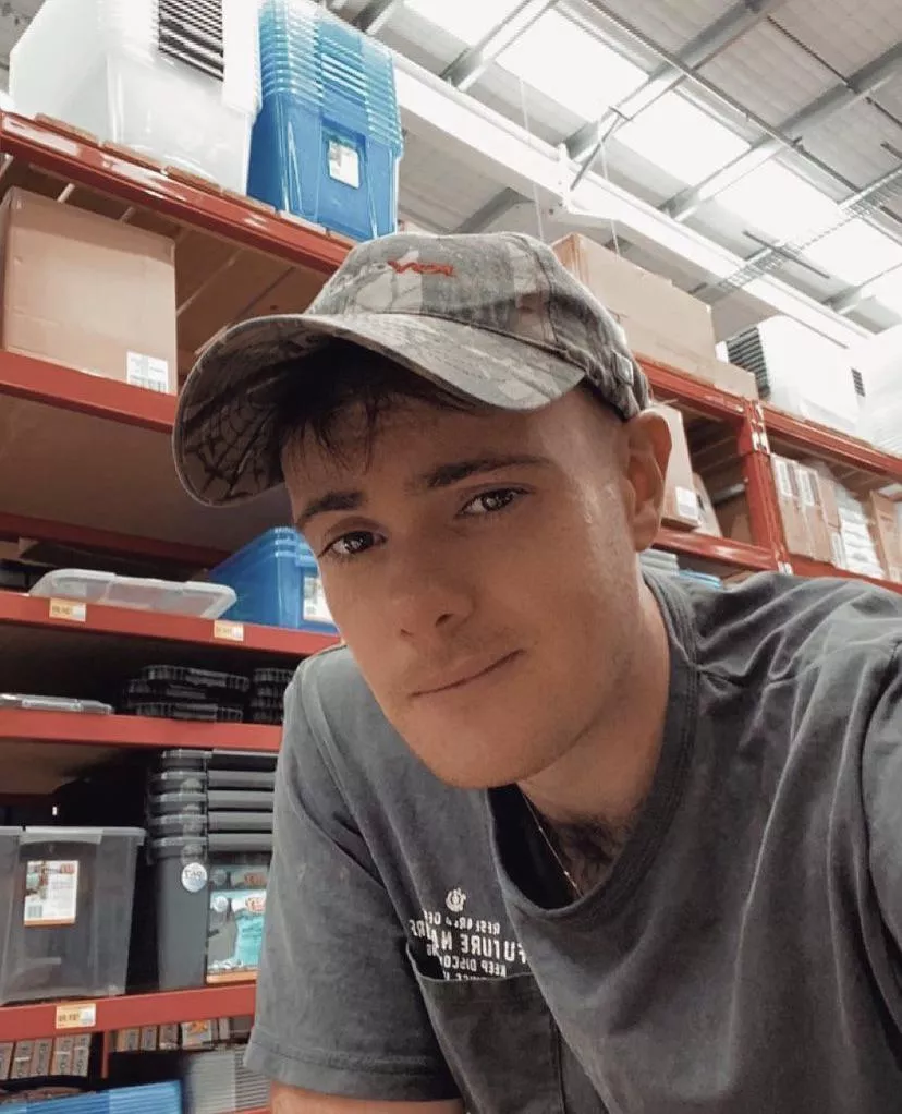 Anyone wanna be mates and team up on some war zone