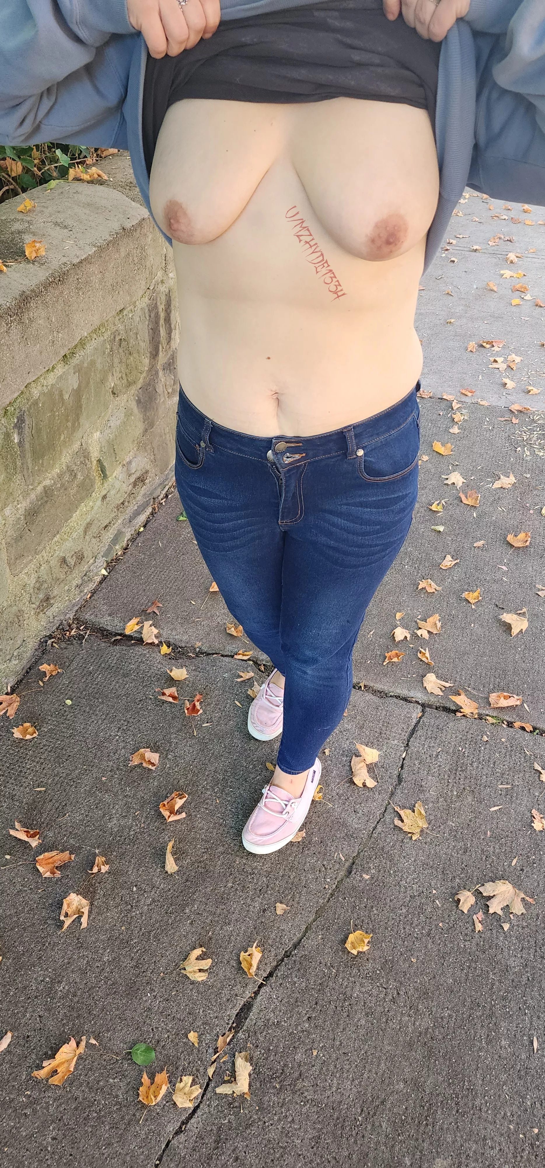 Anyone want to join me for a walk & a cup of coffee [f38] 😘