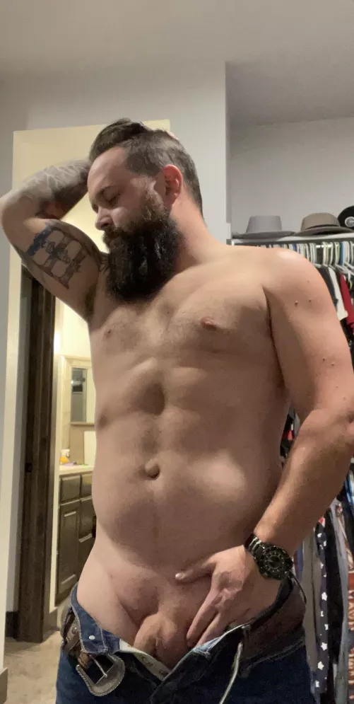 Beards good! Pubes bad! Waxed away