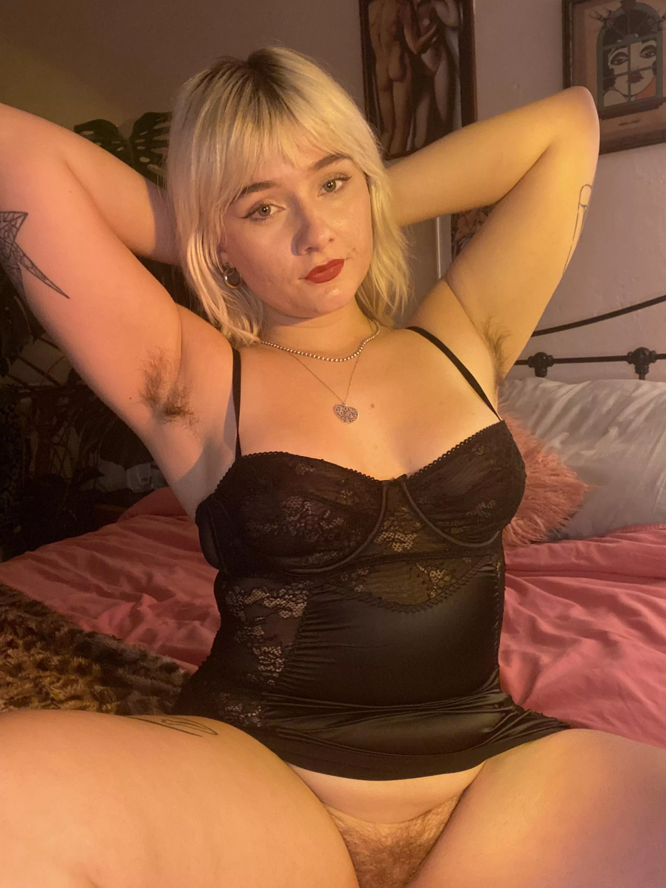 Bits or pussy first ? xx