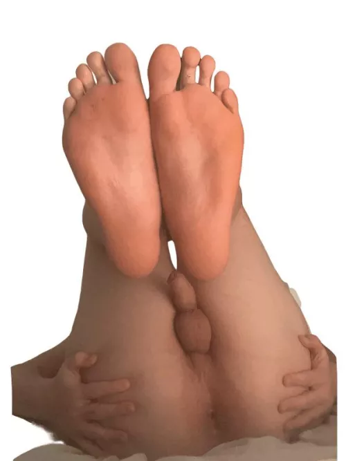 Do I have nice feet❤️