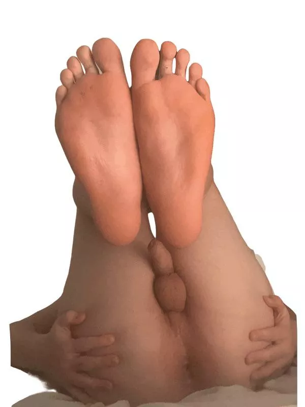 Do I have nice feet❤️