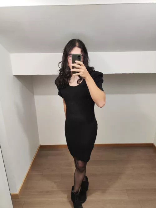 Do I look good in this dress?