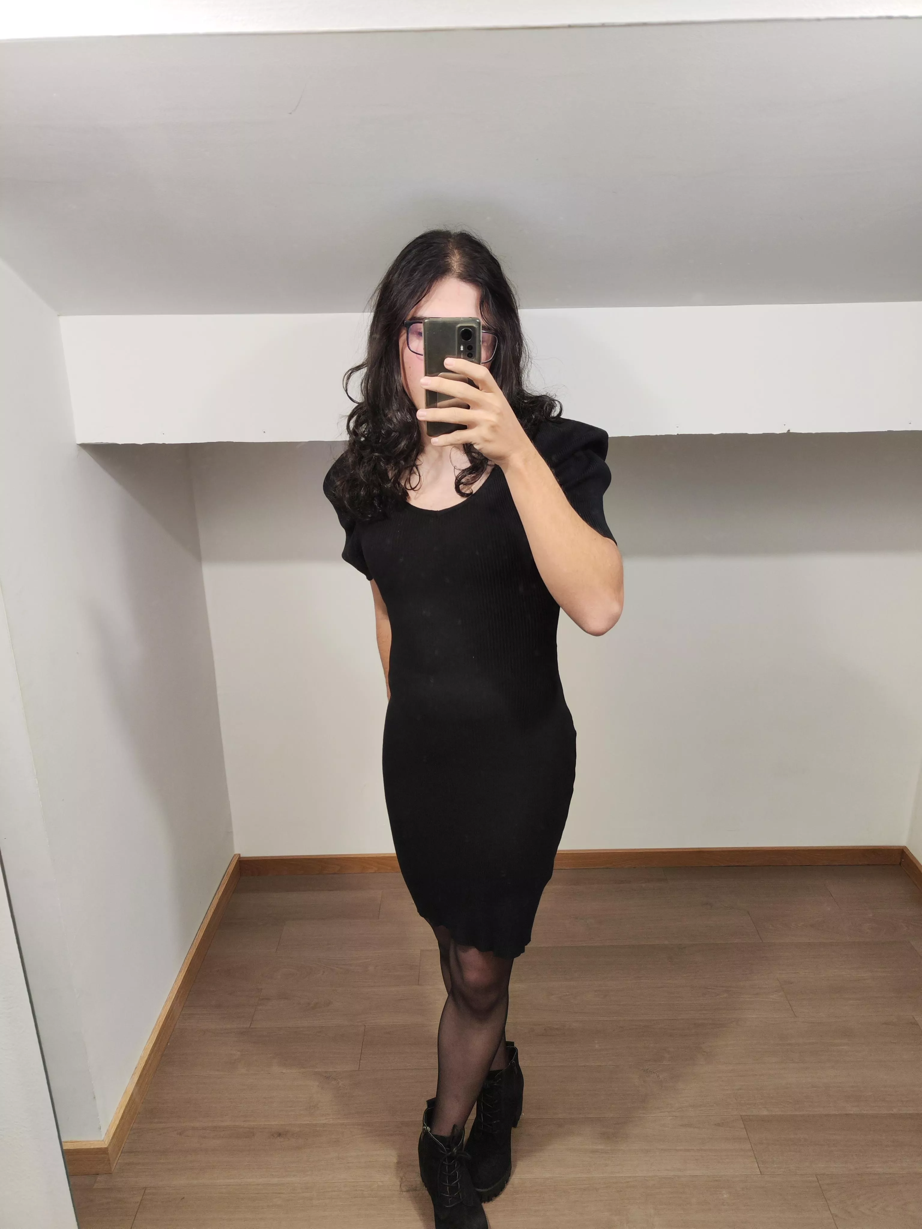 Do I look good in this dress?