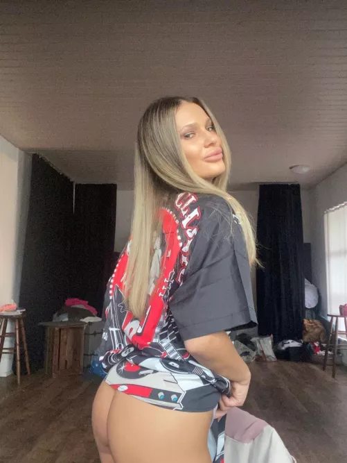 Does daddy wanna play with me?