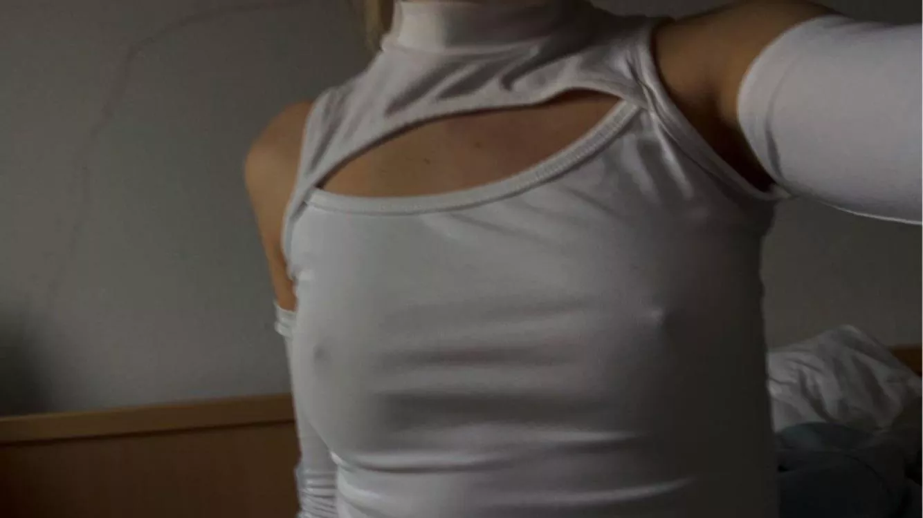 Everyone who wants to see them underneath 😈😈 has to subscribe me for FREE , guess my cup and tip me well enough