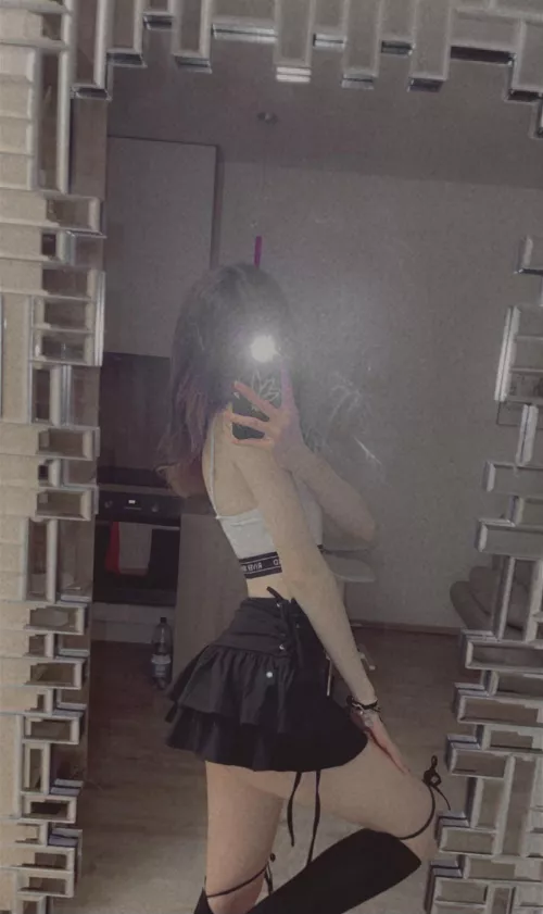 [F] 19 heree 😈🖤