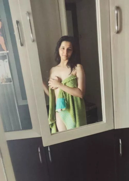 [F] 27/118lbs/5’4 EXTREMELY insecure especially about my areoles 🙈 should I or not? Please be honest