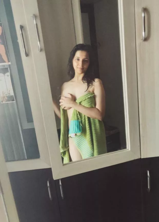 [F] 27/118lbs/5’4 EXTREMELY insecure especially about my areoles 🙈 should I or not? Please be honest