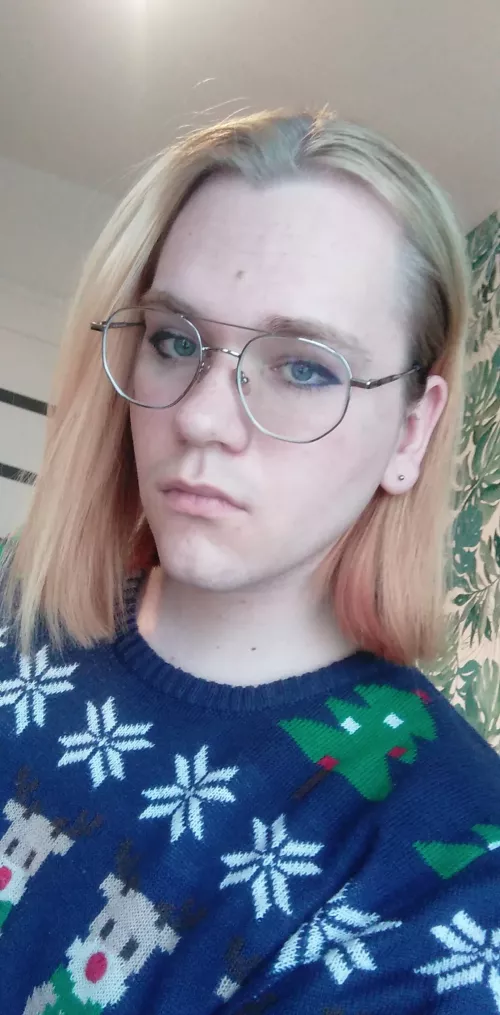 first time doing my make up, decided to give it a try after cutting my hair yesterday 😅