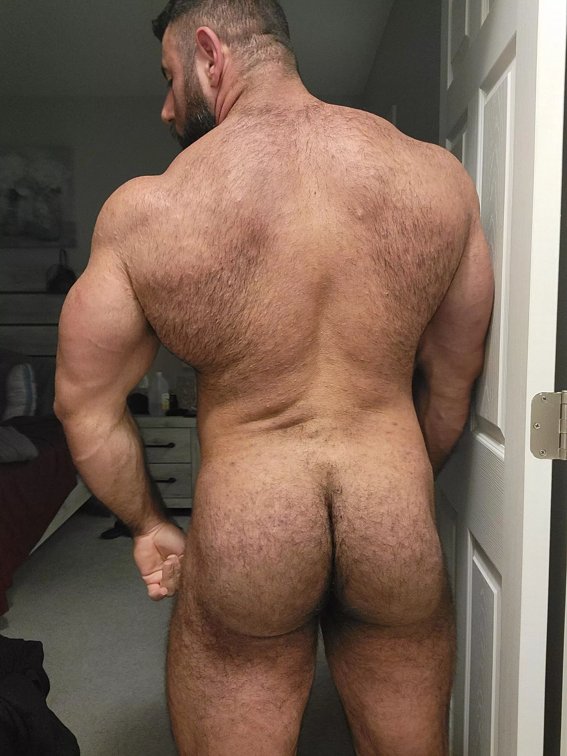 Free cake in my room 😎