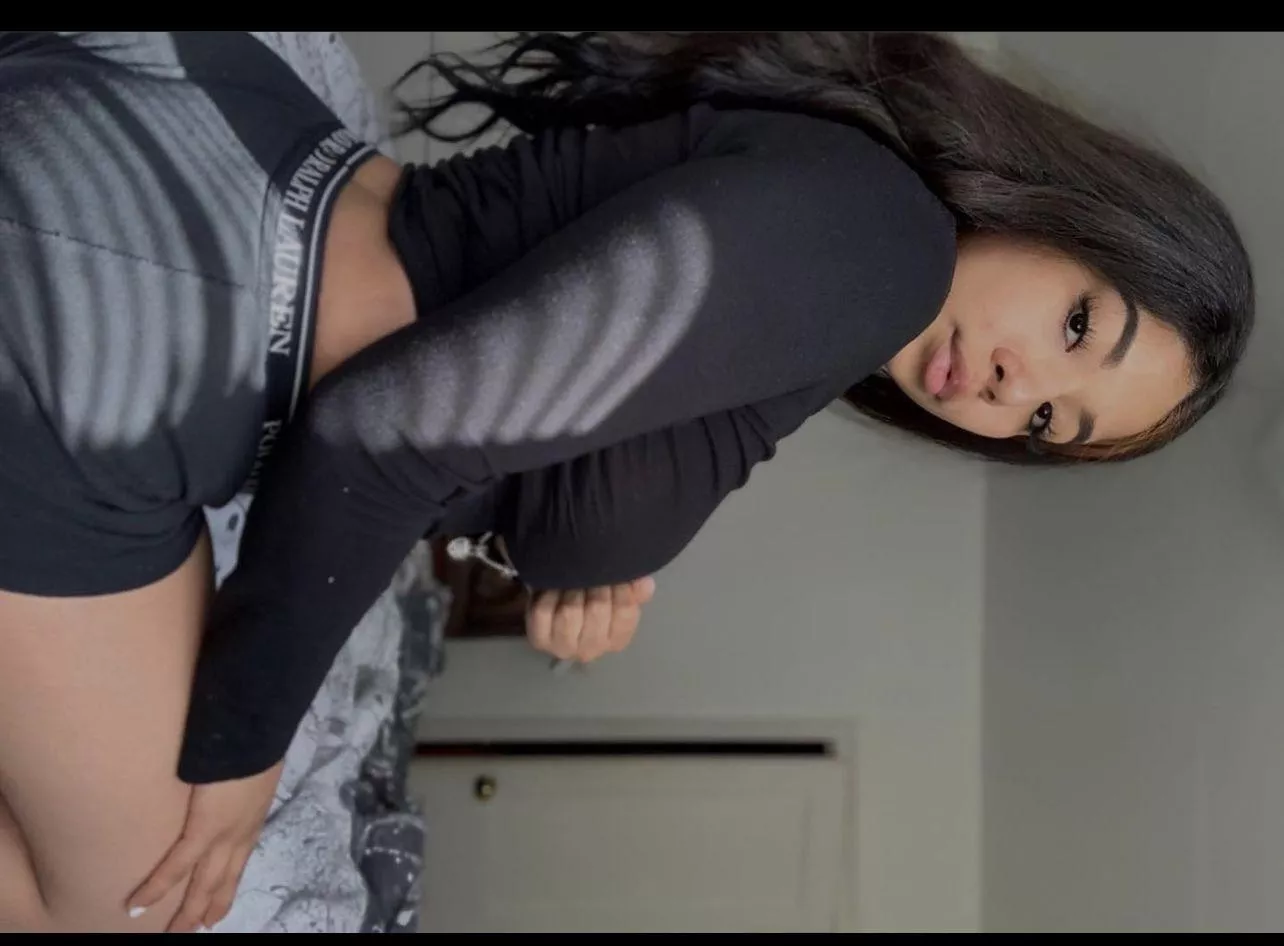 Friend wants to start a feet page anyone interested in that?