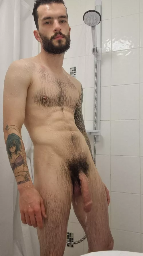 Getting heated in the shower😏