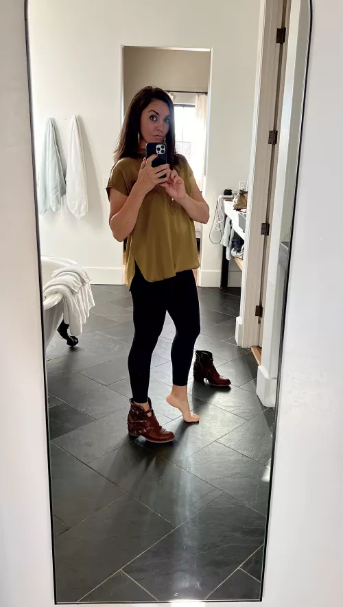 Getting interested in playing. Anyone wanna help, M or F