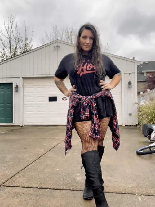 Going to the grocery not giving a shit what people think😎