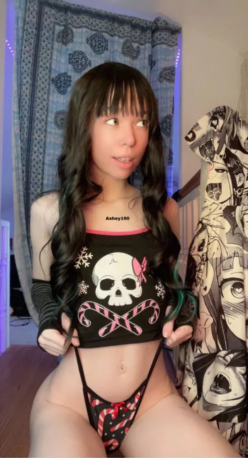 Goth Christmas is better 🖤