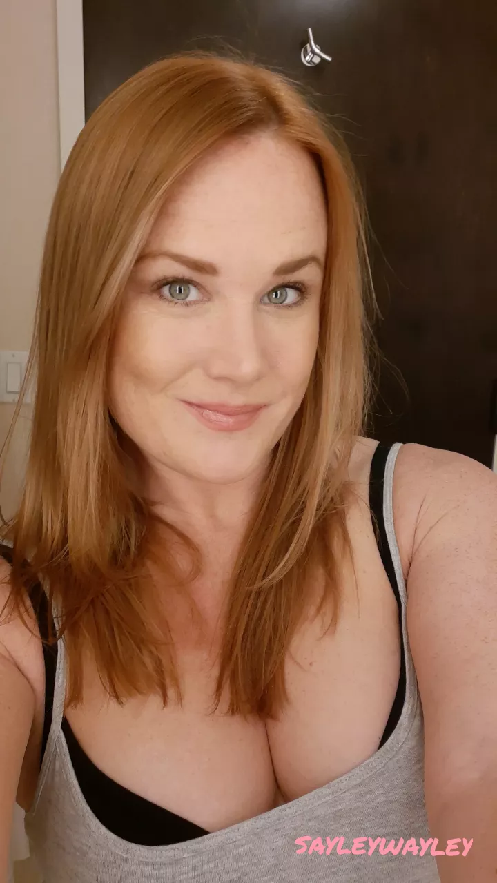 Happy Friday everyone. Got my glam on and heading out out