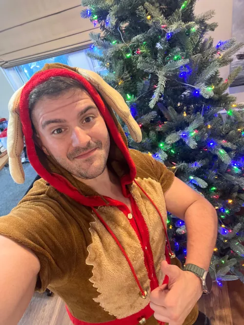 Happy Friday. Finally getting into the Christmas spirit. Ya filthy animals...