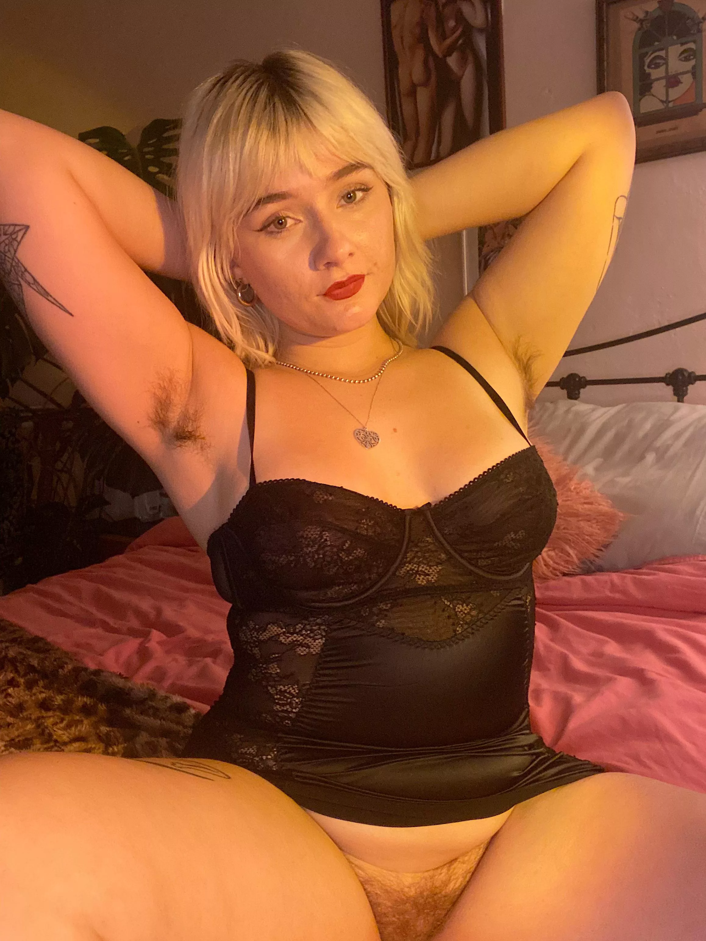 Heard you like em thick and hairy 😇