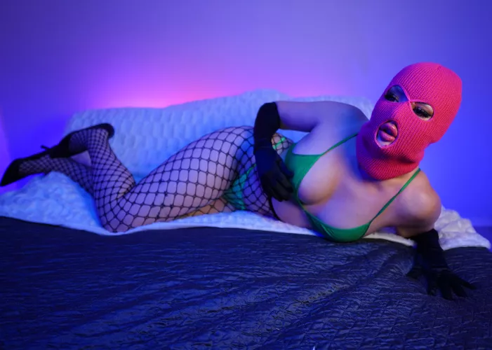 I pretended this photoshoot was for hubby. Nope. It was for strangers on reddit and making them want to fuck me..