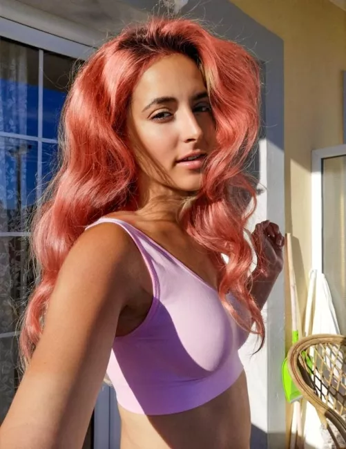 I'm in love with this pink top. i feel so sexy