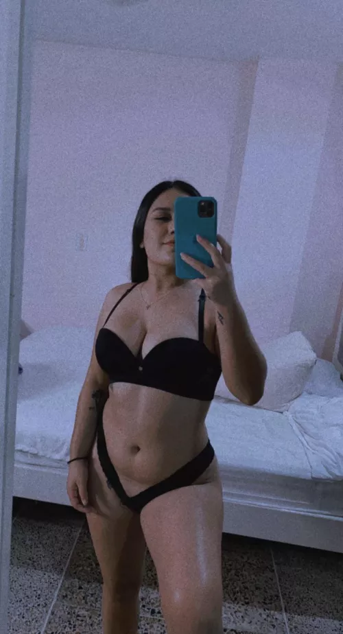I’m Mia 22 from Colombia so you like my body?❤️‍🔥