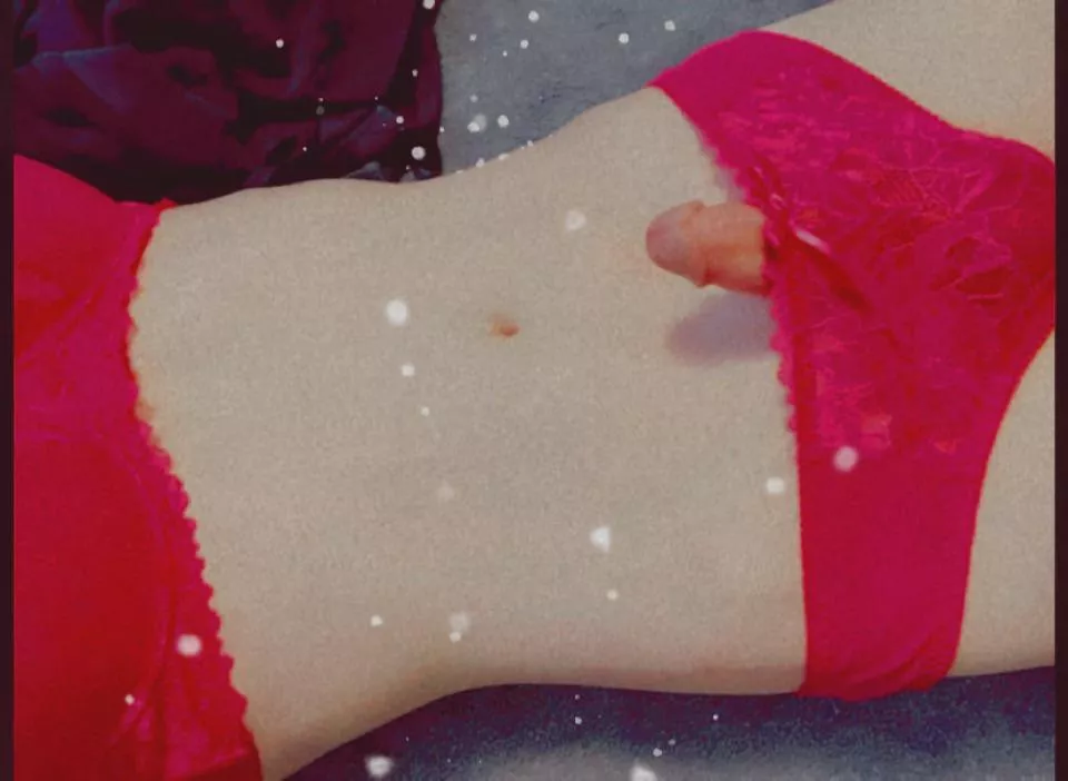 It looks soo small in this pic🤭