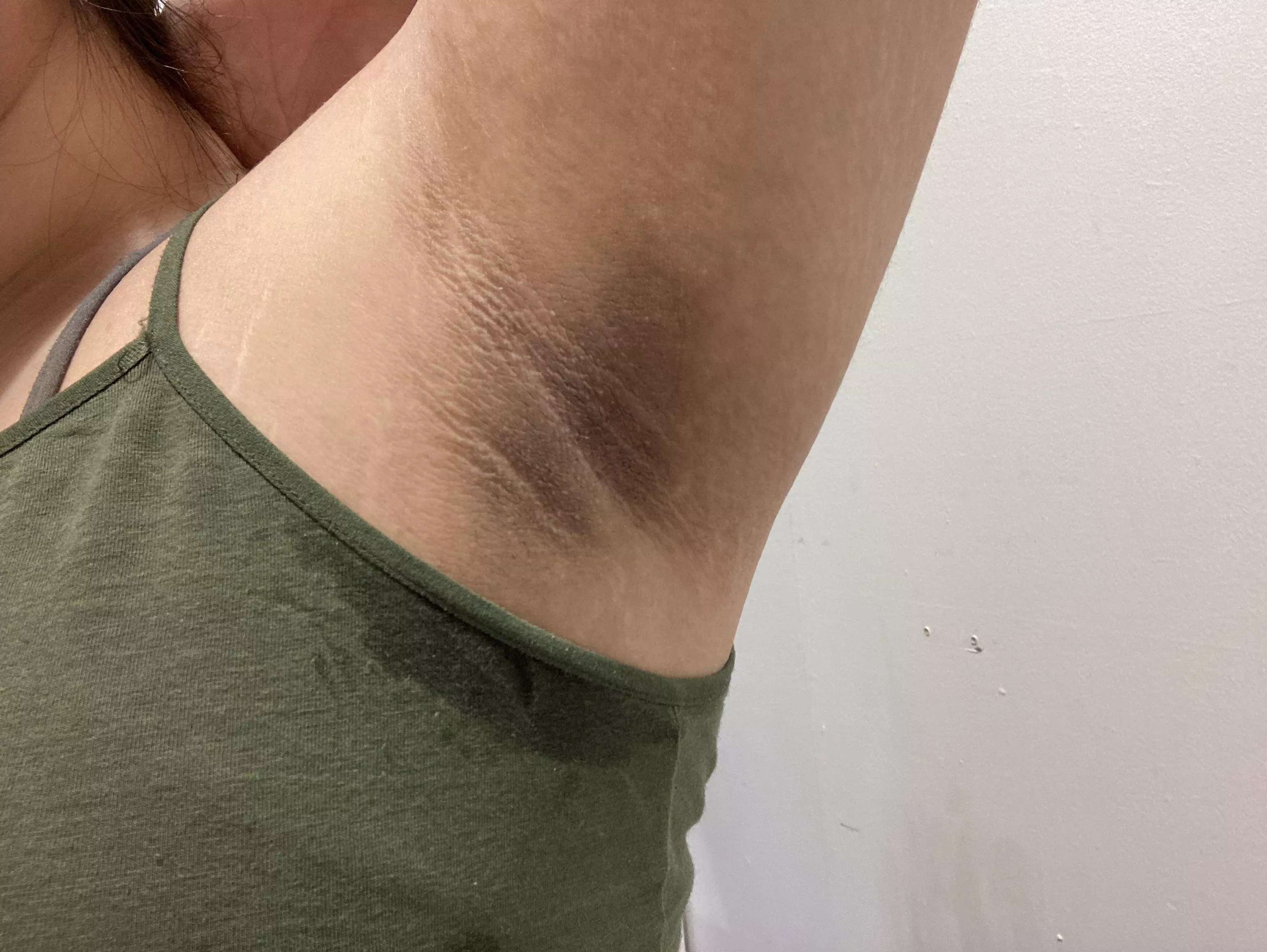 It might be better to just get rid of this smelly tank than to wash 🤧