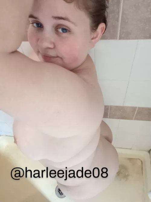 I've been a bad girl, how would you punish me? 👋