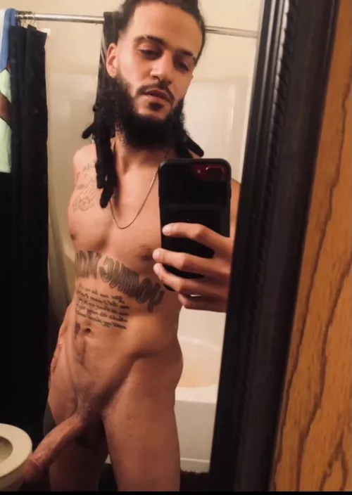 Looking for another female to share my man with & make content together !! 😈👅🤑 DM ME !! Serious inquiries only !!!