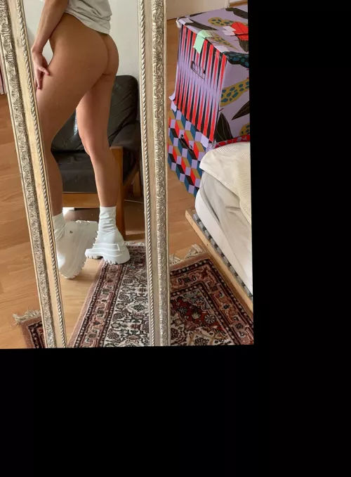 My boobs feel better naked ??