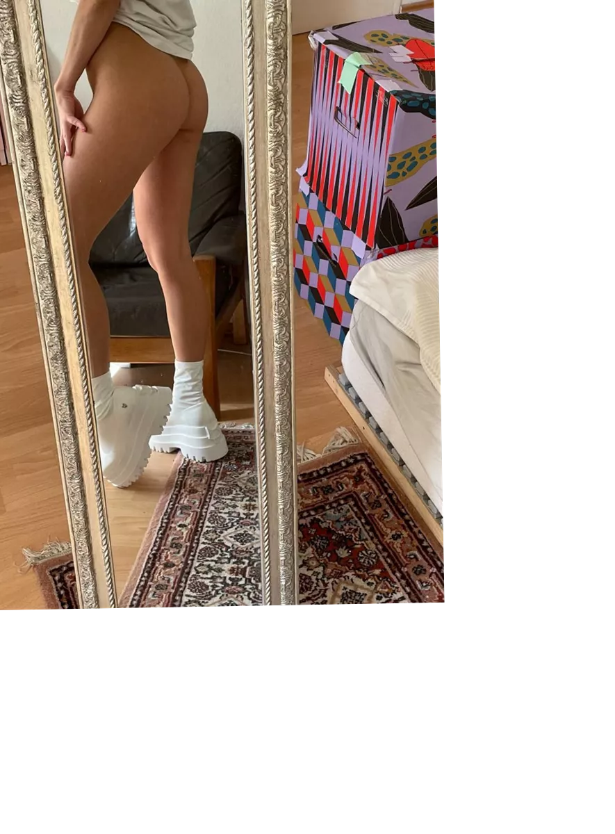 My boobs feel better naked ??