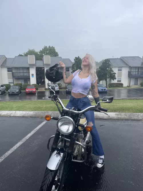 My crop top got drenched … fun ride tho 🤭