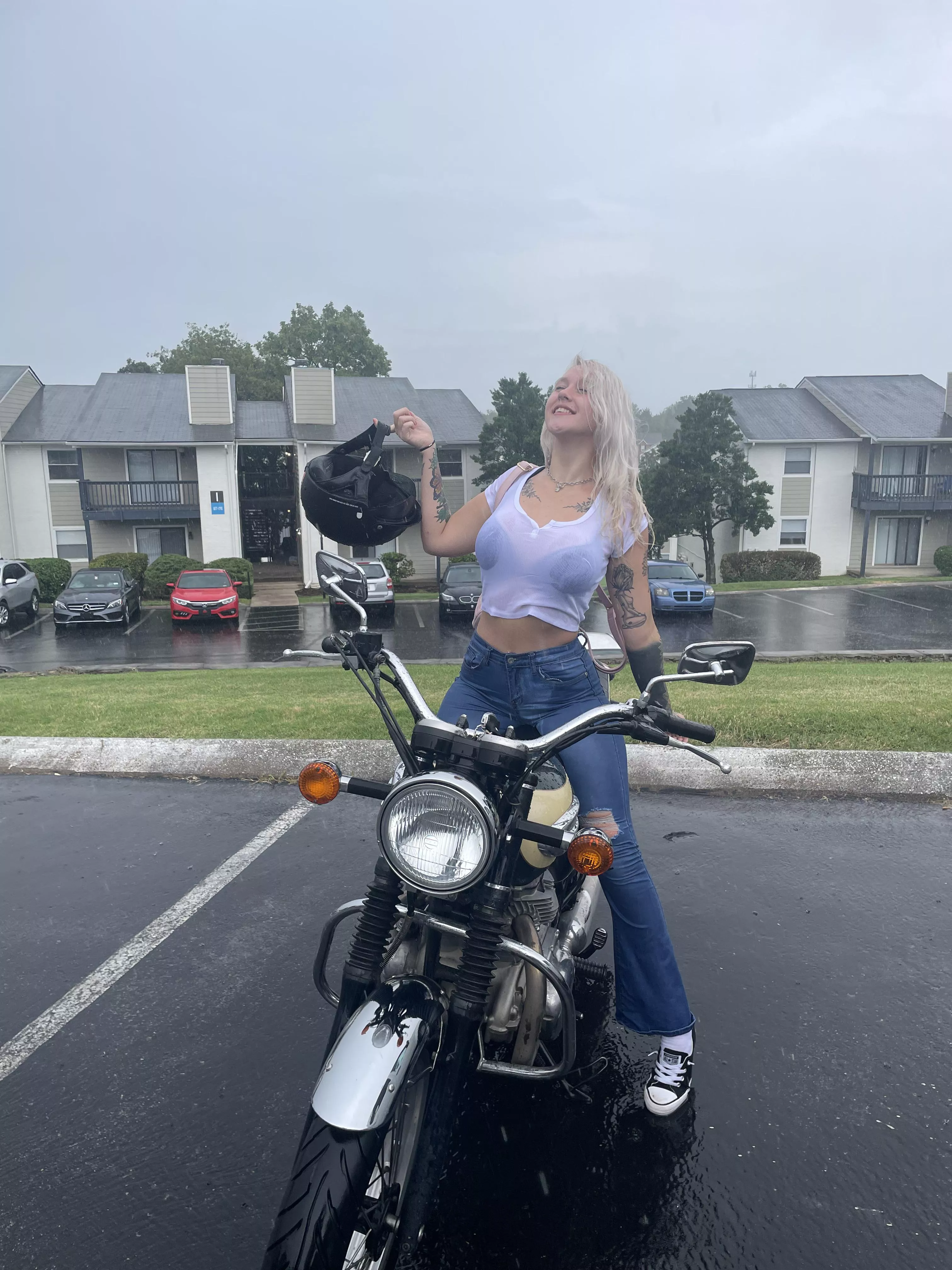 My crop top got drenched … fun ride tho 🤭